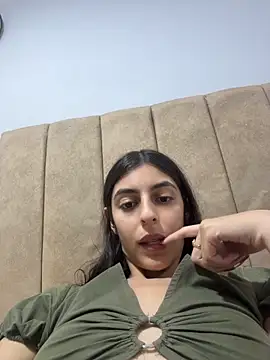Snapshot of cristel_17 chatting on 04/09/26, 03:39 cristel 17 online show from 04/09/26, 03:39