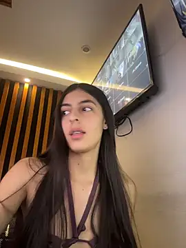 Snapshot of cristel_17 chatting on 04/12/26, 11:21 cristel 17 online show from 04/12/26, 11:21