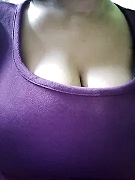 Snapshot of Shreya727 chatting on 10/21/25, 07:58 Shreya727 online show from 10/21/25, 07:58