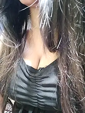 Snapshot of Shreya727 chatting on 11/18/25, 07:51 Shreya727 online show from 11/18/25, 07:51