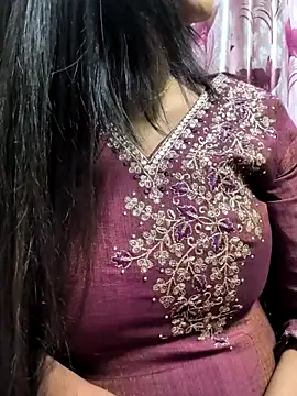 Snapshot of Shreya727 chatting on 02/02/26, 11:09 Shreya727 online show from 02/02/26, 11:09