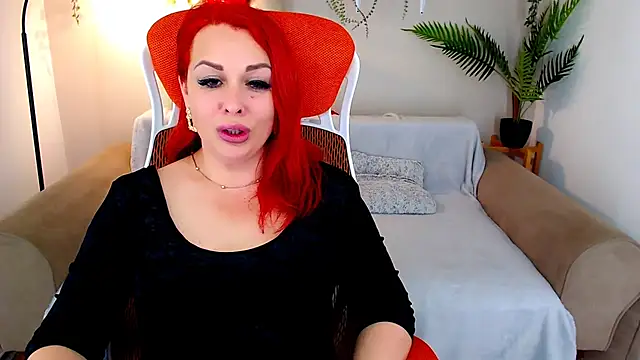 Snapshot of RedHeadBridget chatting on 02/21/25, 11:44 RedHeadBridget online show from 02/21/25, 11:44