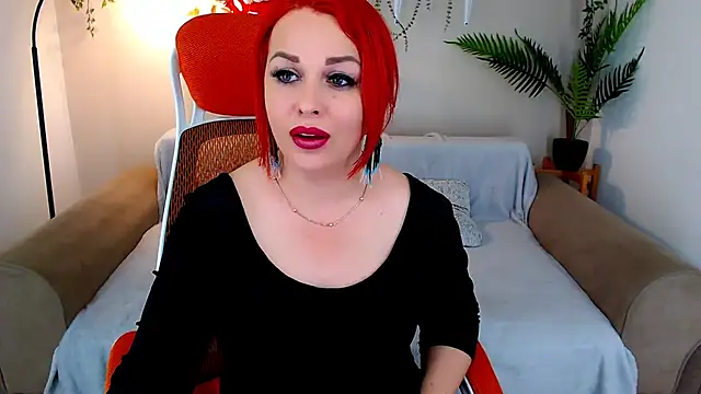 Snapshot of RedHeadBridget chatting on 02/22/25, 09:01 RedHeadBridget online show from 02/22/25, 09:01