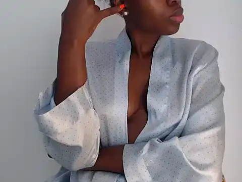 black   ghodess online show from 11/17/25, 05:35