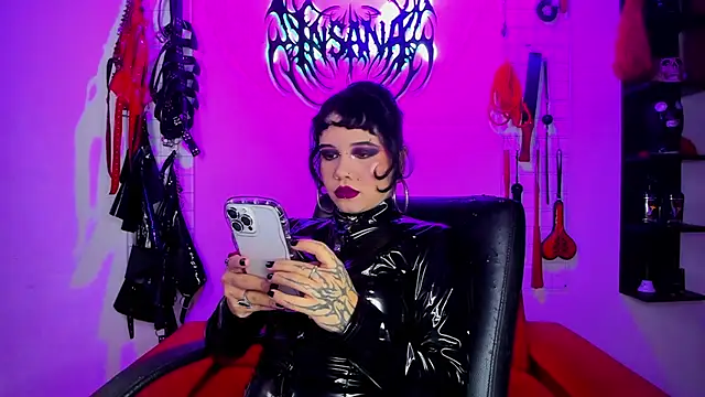 Snapshot of irregular_fetish_ chatting on 02/25/26, 10:08 irregular fetish online show from 02/25/26, 10:08