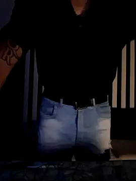 Snapshot of pretorianoo53 chatting on 11/30/25, 03:54 pretorianoo53 online show from 11/30/25, 03:54