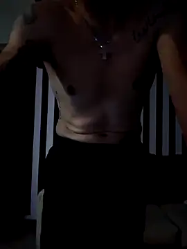 Snapshot of pretorianoo53 chatting on 12/21/25, 04:30 pretorianoo53 online show from 12/21/25, 04:30