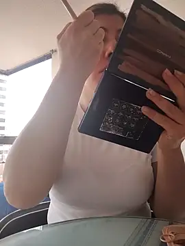 scarlett moore online show from 10/13/25, 01:22