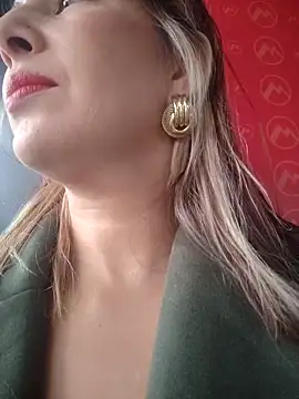 scarlett moore online show from 04/24/26, 05:37
