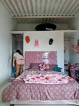 Snapshot of Conejita_XV chatting on 10/02/25, 09:33 Conejita XV online show from 10/02/25, 09:33