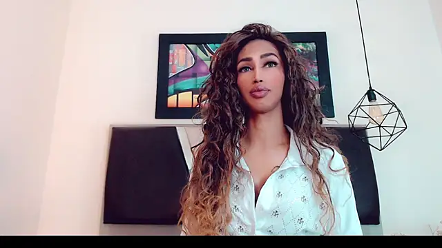 hilary rodriguez online show from 12/16/25, 07:08