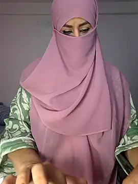 Snapshot of amiraferraz chatting on 11/02/25, 04:09 amiraferraz online show from 11/02/25, 04:09