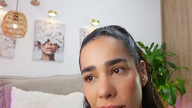 katie cruz online show from 06/24/26, 11:09