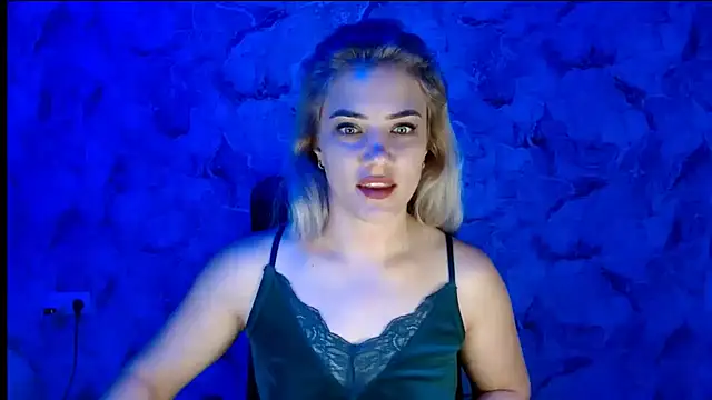 Snapshot of nika_gold1 chatting on 09/25/25, 08:40 nika gold1 online show from 09/25/25, 08:40