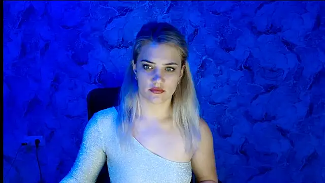 Snapshot of nika_gold1 chatting on 10/07/25, 02:47 nika gold1 online show from 10/07/25, 02:47