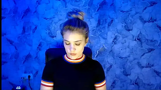 Snapshot of nika_gold1 chatting on 12/20/25, 05:20 nika gold1 online show from 12/20/25, 05:20