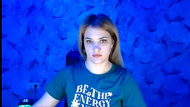 Snapshot of nika_gold1 chatting on 02/25/26, 02:05 nika gold1 online show from 02/25/26, 02:05