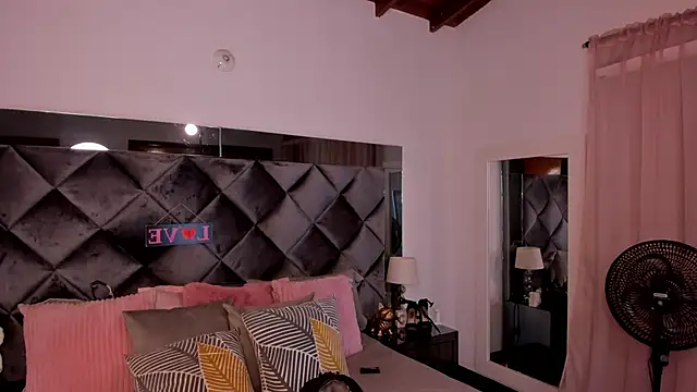 sofhiaa adaams online show from 03/14/25, 12:10