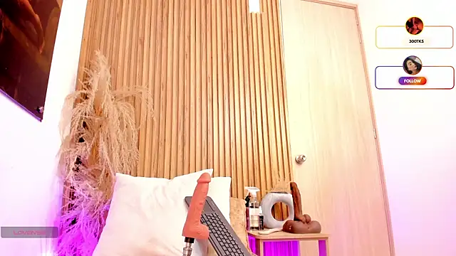 Snapshot of sofhiaa_adaams chatting on 03/01/26, 04:42 sofhiaa adaams online show from 03/01/26, 04:42