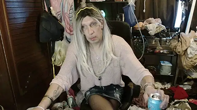 Snapshot of Ombeline1 chatting on 12/03/25, 02:15 Ombeline1 online show from 12/03/25, 02:15