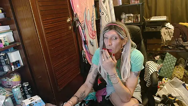 Ombeline1 online show from 04/24/26, 10:12