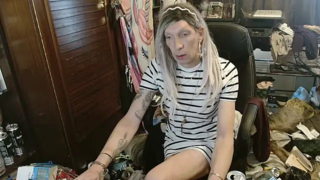 Ombeline1 online show from 04/28/26, 07:02