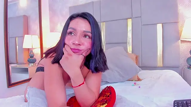 Snapshot of Camilaa_Sanchez_ chatting on 01/11/25, 03:52 Camilaa Sanchez online show from 01/11/25, 03:52