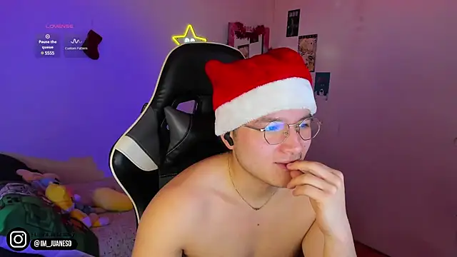 Snapshot of AustinSummerr chatting on 12/21/24, 12:59 AustinSummerr online show from 12/21/24, 12:59