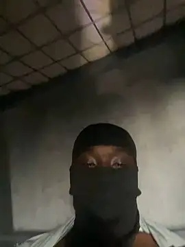 Snapshot of elninoblacko chatting on 01/19/25, 01:12 elninoblacko online show from 01/19/25, 01:12