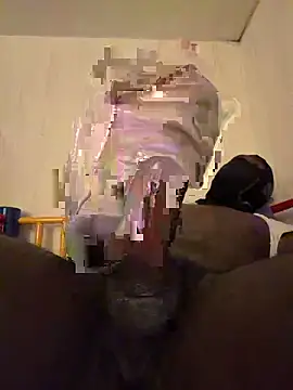 Snapshot of elninoblacko chatting on 12/19/25, 04:47 elninoblacko online show from 12/19/25, 04:47