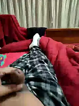 Snapshot of Nuttysub chatting on 01/02/25, 02:11 Nuttysub online show from 01/02/25, 02:11