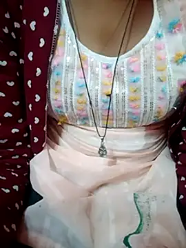 Snapshot of Mangla_Bhabhi chatting on 01/04/25, 04:11 Mangla Bhabhi online show from 01/04/25, 04:11