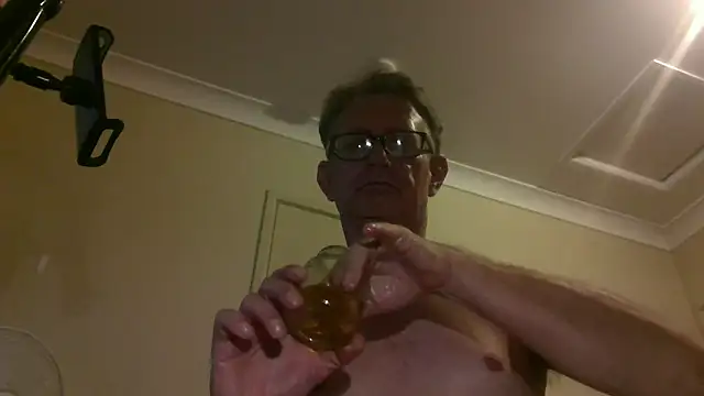 Snapshot of butseriouslykahnt chatting on 01/18/25, 05:37 butseriouslykahnt online show from 01/18/25, 05:37