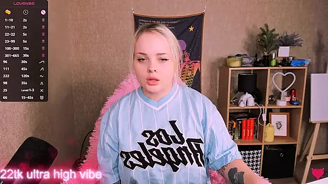 flower sarah  online show from 02/09/25, 12:30