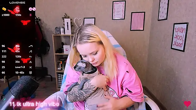 flower sarah  online show from 02/25/25, 04:10