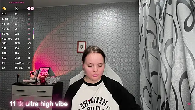 flower sarah  online show from 10/30/25, 09:26