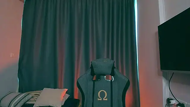 Snapshot of Samuel_Andrew chatting on 03/15/25, 05:08 Samuel Andrew online show from 03/15/25, 05:08