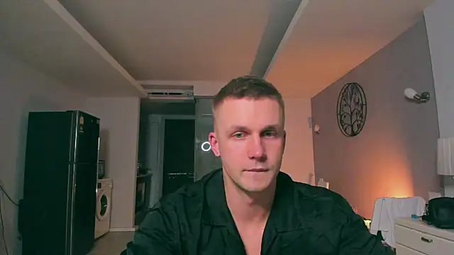 Snapshot of Samuel_Andrew chatting on 09/13/25, 09:31 Samuel Andrew online show from 09/13/25, 09:31