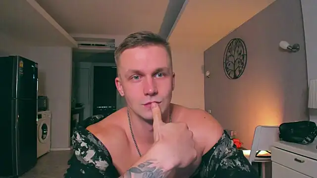 Snapshot of Samuel_Andrew chatting on 09/30/25, 04:39 Samuel Andrew online show from 09/30/25, 04:39