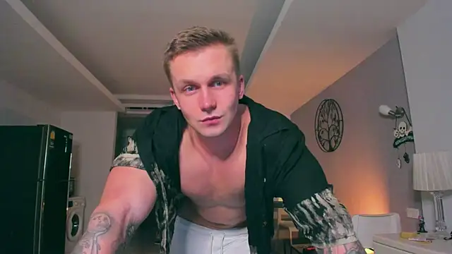 Snapshot of Samuel_Andrew chatting on 11/22/25, 03:16 Samuel Andrew online show from 11/22/25, 03:16