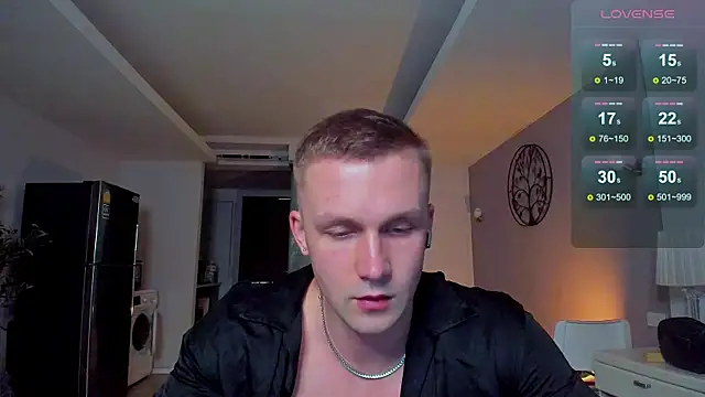 Snapshot of Samuel_Andrew chatting on 12/23/25, 03:26 Samuel Andrew online show from 12/23/25, 03:26