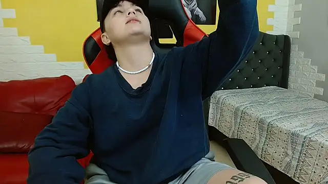 isabeautyx19 online show from 11/25/25, 03:28