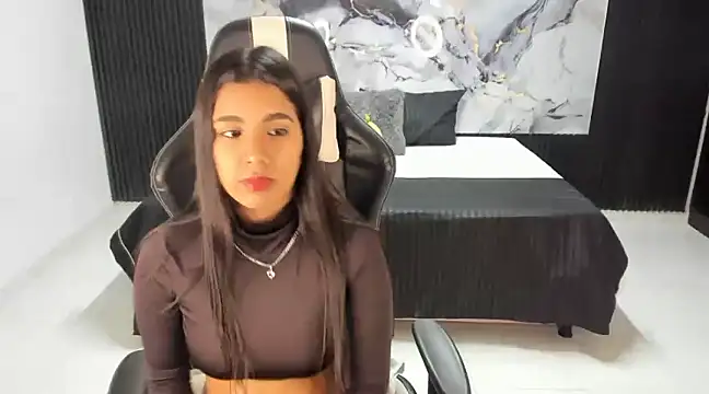 Ivy 16 online show from 02/03/25, 12:03