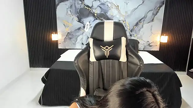 Ivy 16 online show from 03/17/25, 12:04