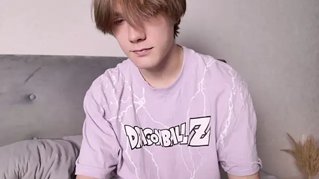 Snapshot of callmenineoneseven chatting on 10/01/25, 07:20 callmenineoneseven online show from 10/01/25, 07:20