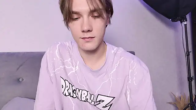 Snapshot of callmenineoneseven chatting on 10/02/25, 11:12 callmenineoneseven online show from 10/02/25, 11:12