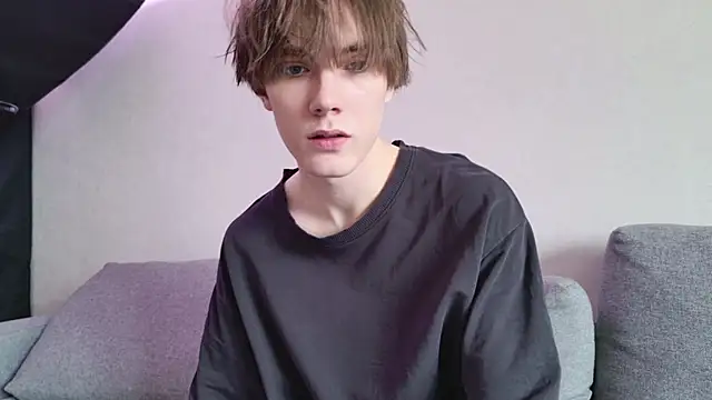 Snapshot of callmenineoneseven chatting on 10/21/25, 12:39 callmenineoneseven online show from 10/21/25, 12:39