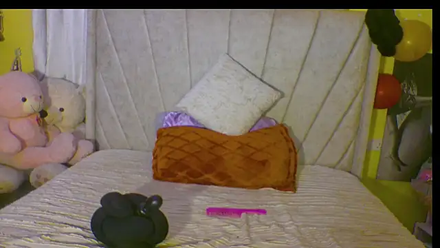 Snapshot of pyt_liyah chatting on 02/18/26, 04:19 pyt liyah online show from 02/18/26, 04:19