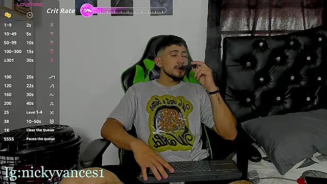 Snapshot of nicky_vances chatting on 02/28/26, 08:10 nicky vances online show from 02/28/26, 08:10