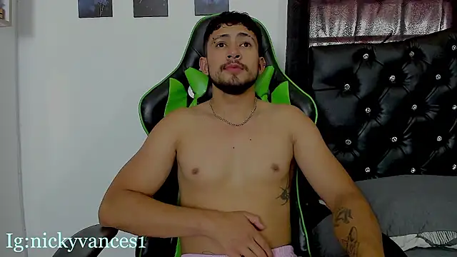 Snapshot of nicky_vances chatting on 03/09/26, 07:40 nicky vances online show from 03/09/26, 07:40